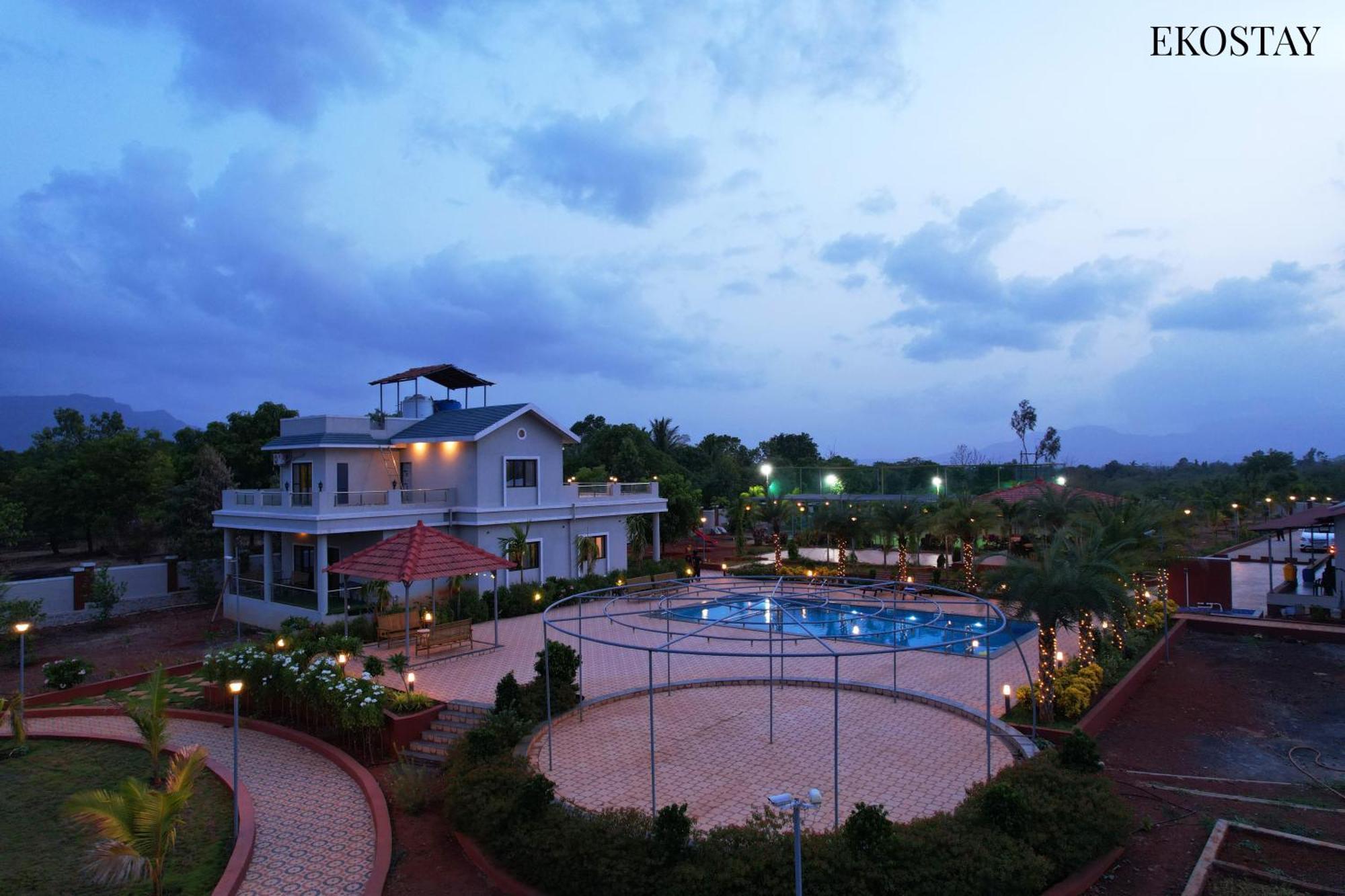 Ekostay Gold Palm Estate I Cricket Turf I Rain Dance I 2 Acre Property Karjat Kültér fotó