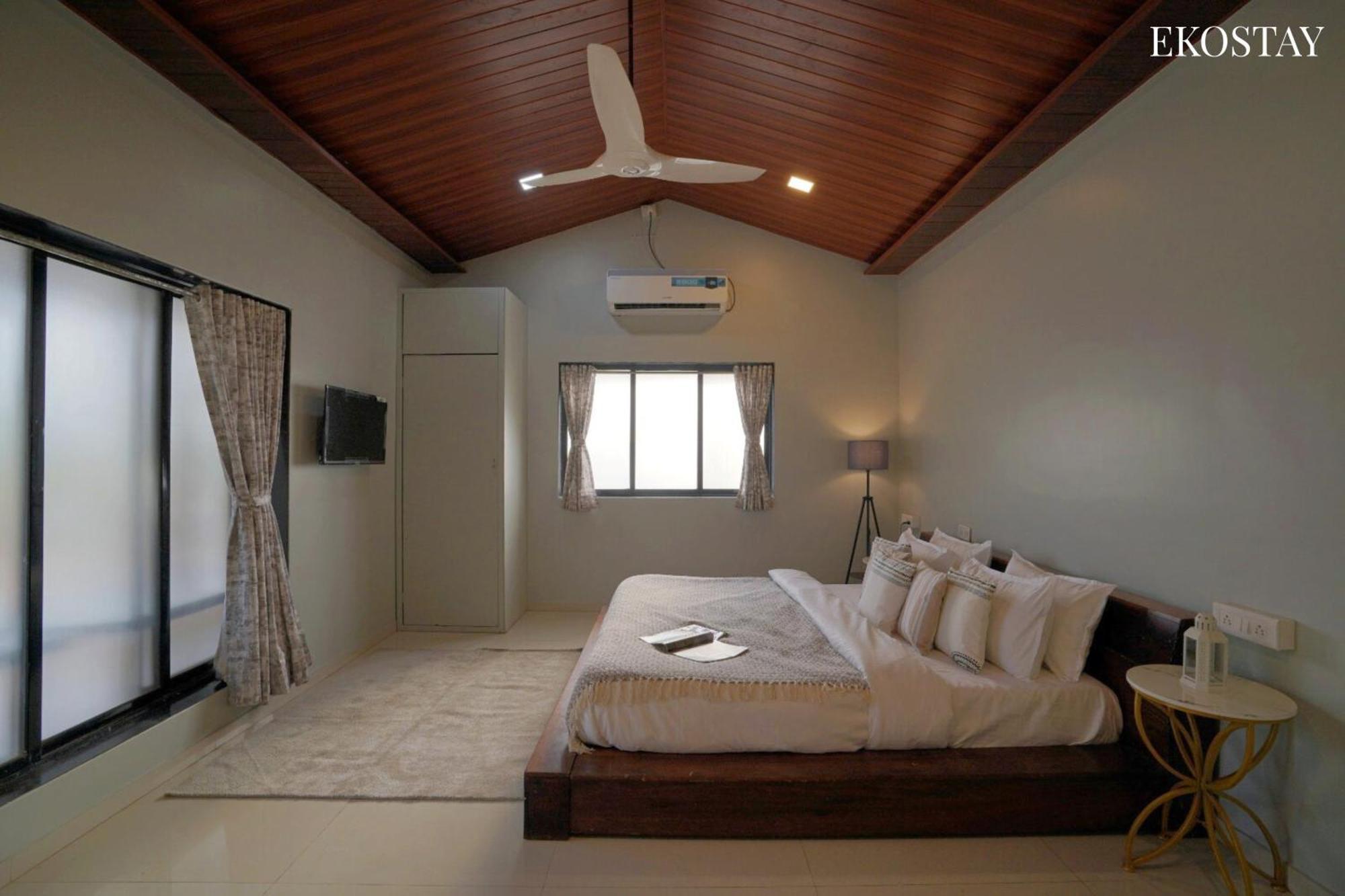 Ekostay Gold Palm Estate I Cricket Turf I Rain Dance I 2 Acre Property Karjat Kültér fotó